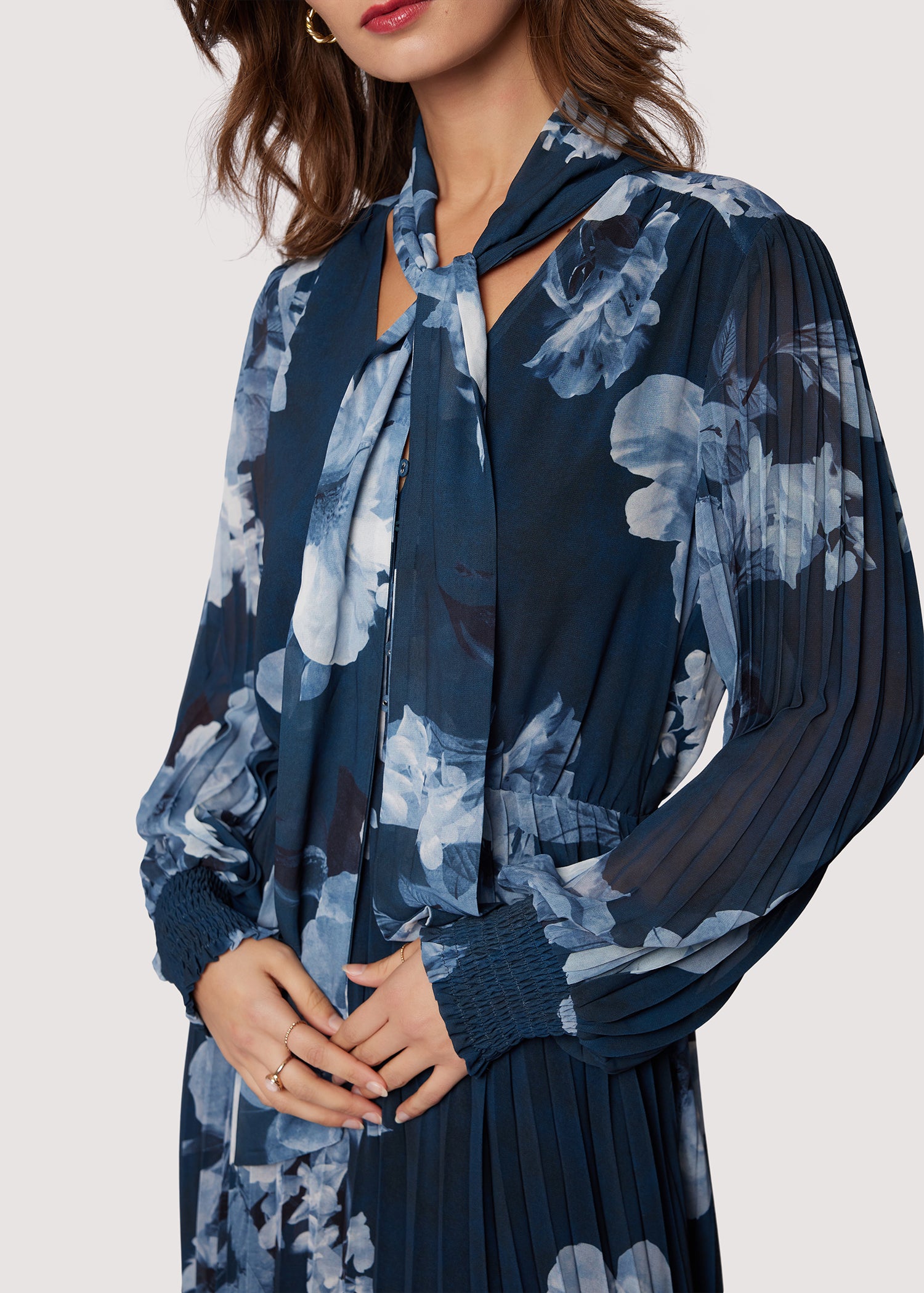 LOST+WANDER Josephine Maxi Dress Fall Pleat Long Slv Tie - Blue/Gray